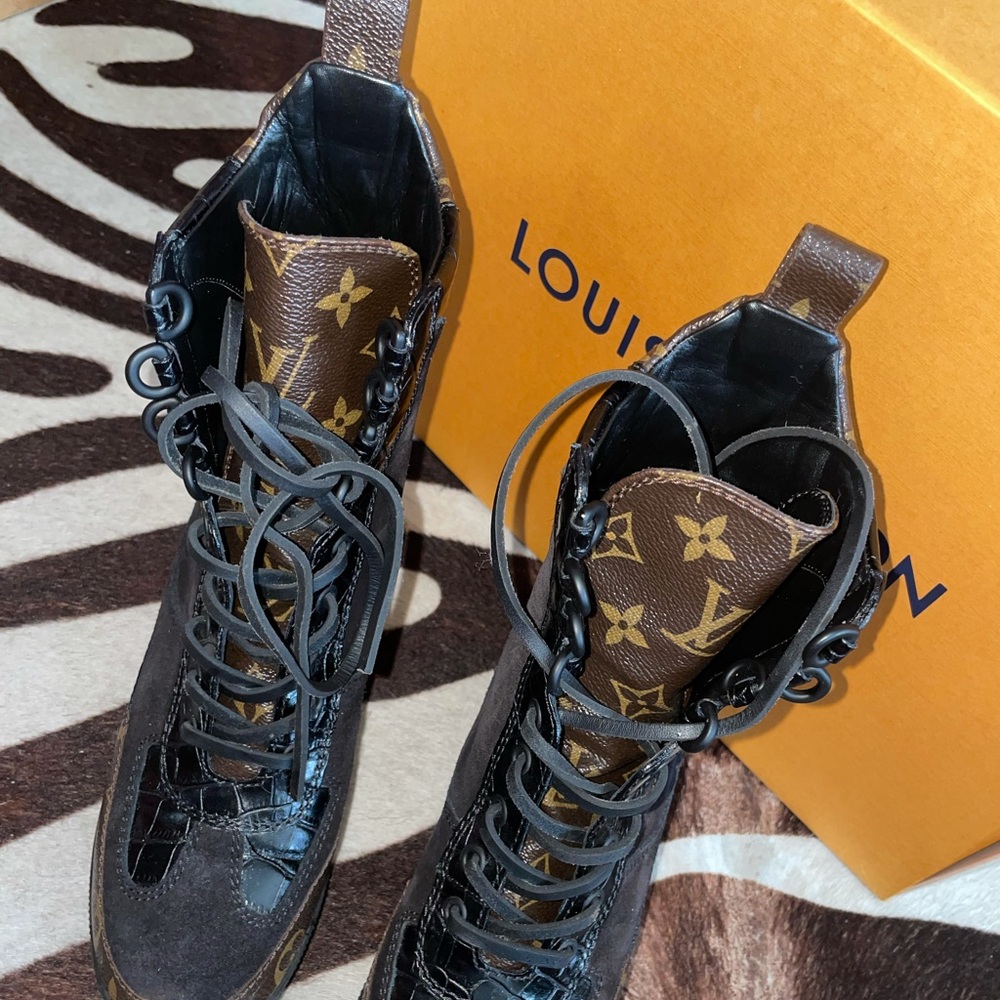 Laureate Platform Desert Boots - Picture 3 of 5